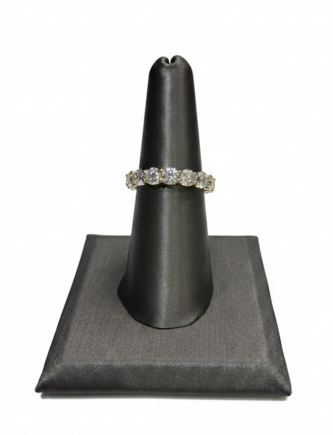 25 Pointer Round Lab-Grown Diamond Eternity Band