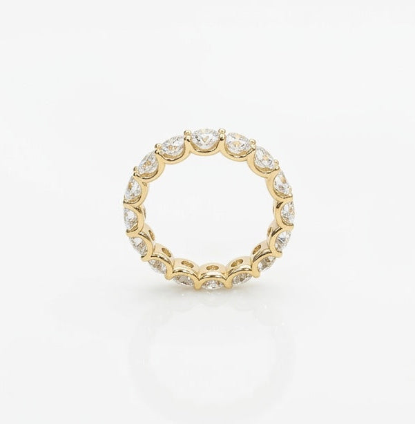 25 Pointer Round Lab-Grown Diamond Eternity Band