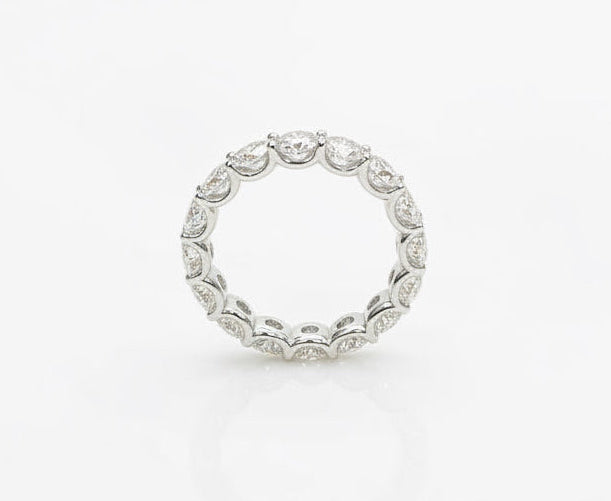 25 Pointer Round Lab-Grown Diamond Eternity Band