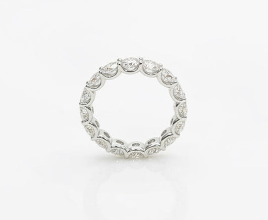 25 Pointer Round Lab-Grown Diamond Eternity Band